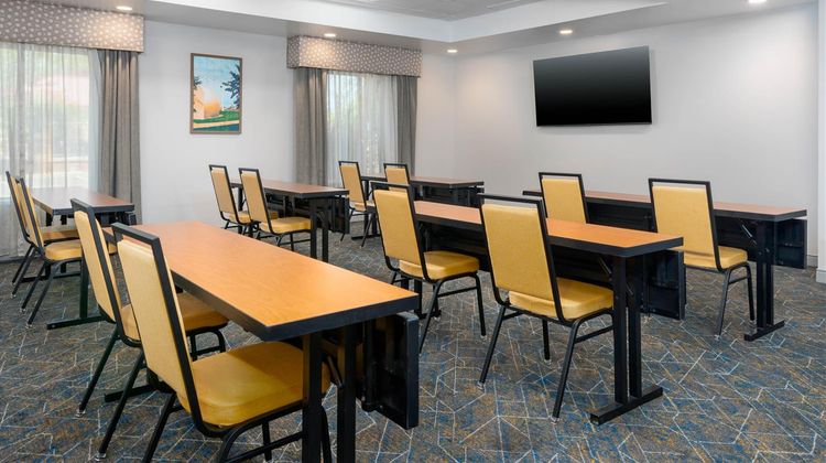 Hampton Inn & Suites Downtown Meeting