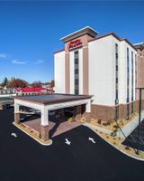 Hampton Inn & Suites Downtown
