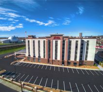 Hampton Inn & Suites Downtown Exterior