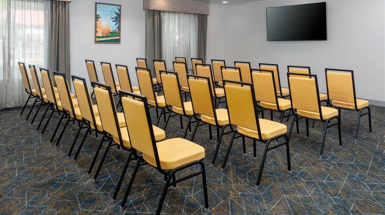 Hampton Inn & Suites Downtown Meeting