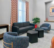 Hampton Inn & Suites Downtown Lobby