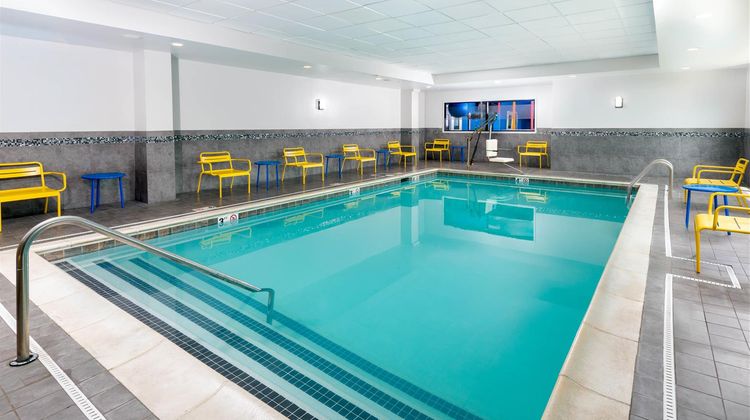 Hampton Inn & Suites Downtown Pool