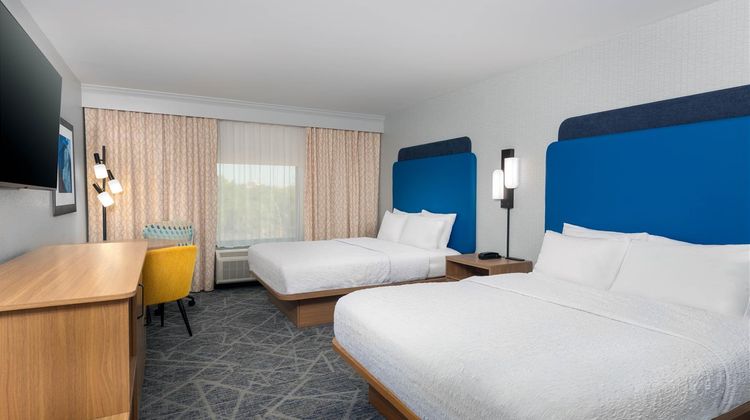 Hampton Inn & Suites Downtown Room