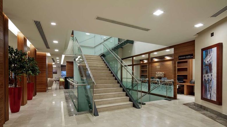 <b>Hilton Garden Inn Corlu Lobby</b>. Images powered by <a href="https://iceportal.shijigroup.com/" title="IcePortal" target="_blank">IcePortal</a>.