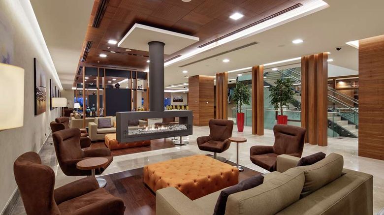 <b>Hilton Garden Inn Corlu Lobby</b>. Images powered by <a href="https://iceportal.shijigroup.com/" title="IcePortal" target="_blank">IcePortal</a>.