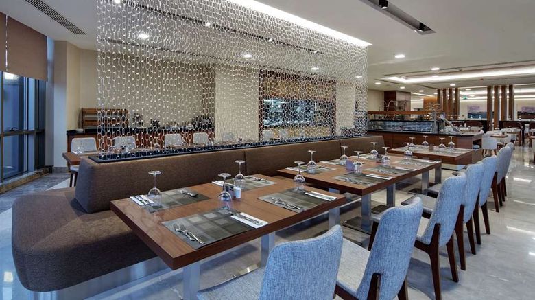 <b>Hilton Garden Inn Corlu Restaurant</b>. Images powered by <a href="https://iceportal.shijigroup.com/" title="IcePortal" target="_blank">IcePortal</a>.