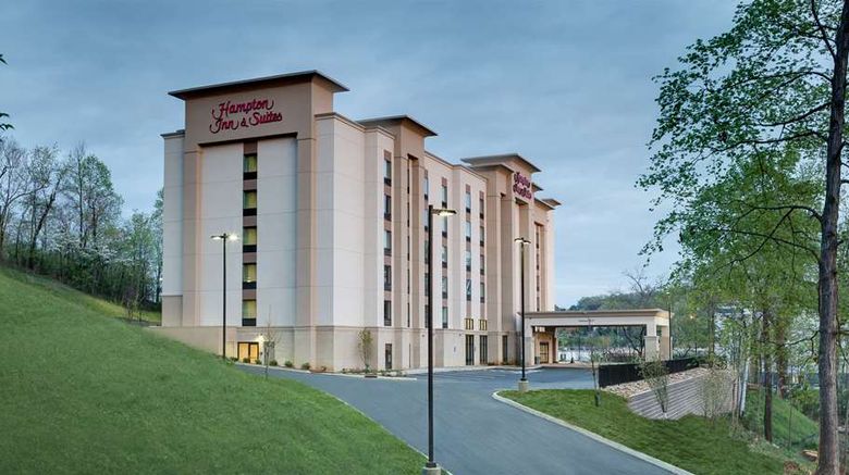 <b>Hampton Inn & Suites Papermill Drive Exterior</b>. Images powered by <a href="https://iceportal.shijigroup.com/" title="IcePortal" target="_blank">IcePortal</a>.