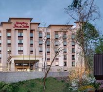Hampton Inn & Suites Papermill Drive Exterior