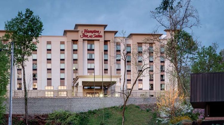 Hampton Inn & Suites Papermill Drive Exterior