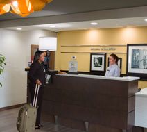 Hampton Inn & Suites Papermill Drive Lobby