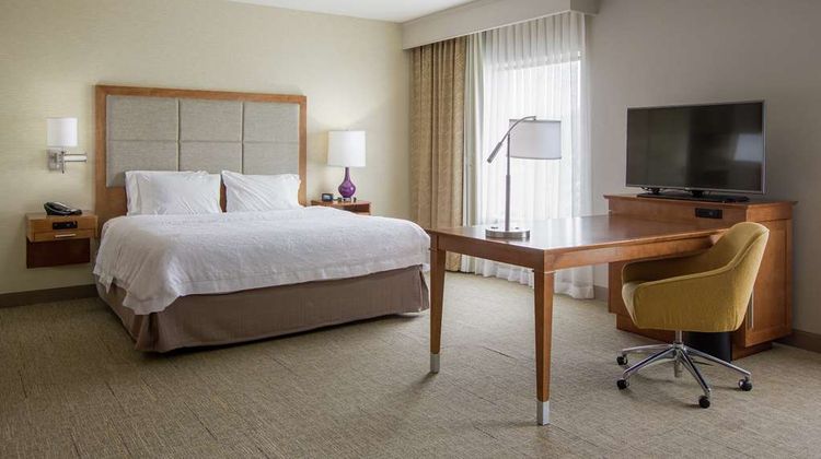 Hampton Inn & Suites Papermill Drive Room