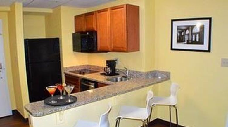 <b>The Barrymore Hotel Tampa Riverwalk Suite</b>. Images powered by <a href="https://iceportal.shijigroup.com/" title="IcePortal" target="_blank">IcePortal</a>.