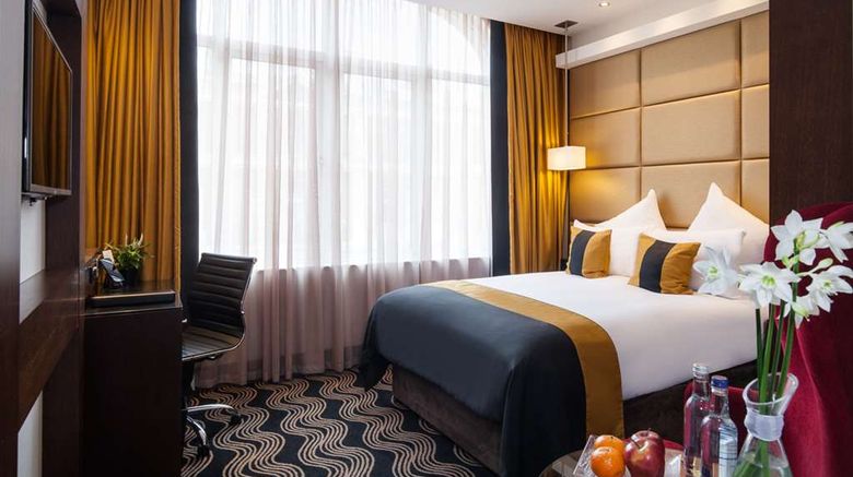 <b>Shaftesbury Piccadilly Hotel Westend Room</b>. Images powered by <a href="https://iceportal.shijigroup.com/" title="IcePortal" target="_blank">IcePortal</a>.