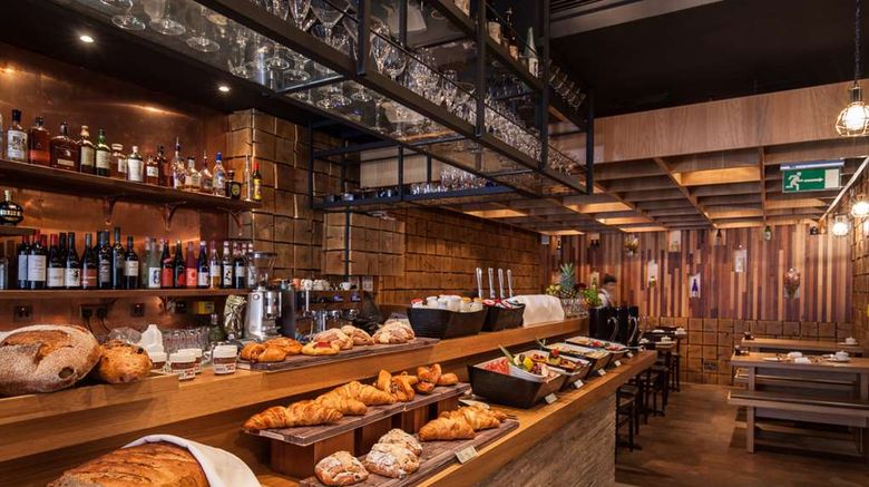 <b>Shaftesbury Piccadilly Hotel Westend Restaurant</b>. Images powered by <a href="https://iceportal.shijigroup.com/" title="IcePortal" target="_blank">IcePortal</a>.