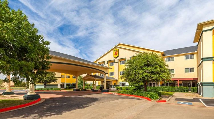 Super 8 by Wyndham Lubbock West Exterior