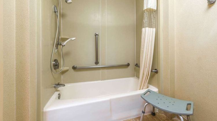 Days Inn & Suites Albuquerque North Room