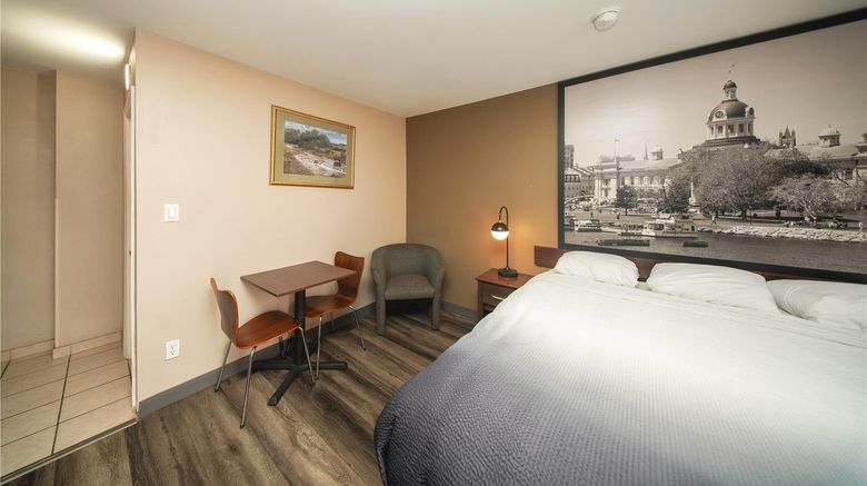 <b>Super 8 Kingston Room</b>. Images powered by <a href="https://iceportal.shijigroup.com/" title="IcePortal" target="_blank">IcePortal</a>.