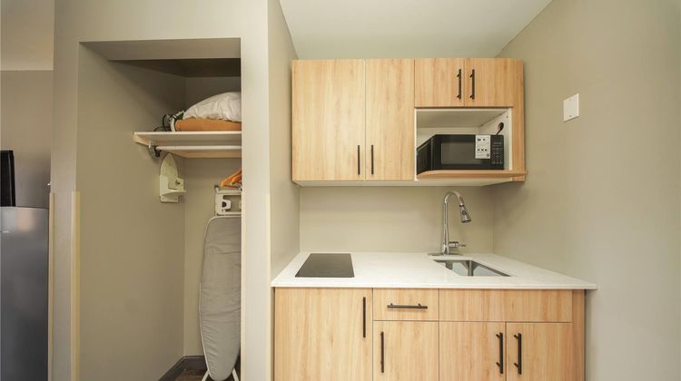 Super 8 Kingston Room