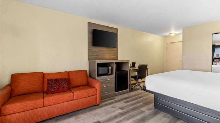 Travelodge By Wyndham Rapid City Suite
