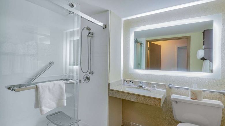 <b>Wyndham Garden York Room</b>. Images powered by <a href="https://iceportal.shijigroup.com/" title="IcePortal" target="_blank">IcePortal</a>.