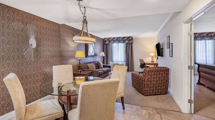 Wyndham Garden York Suite