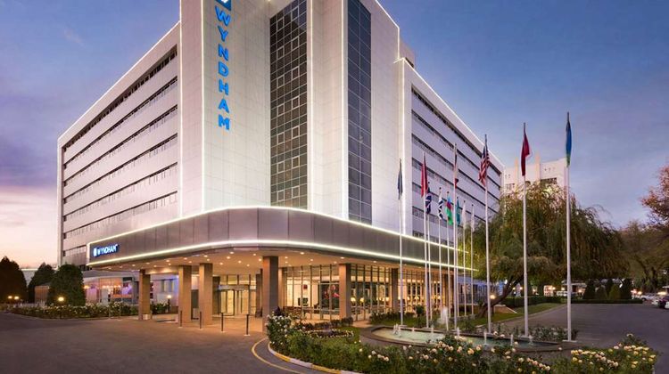 Wyndham Tashkent Exterior