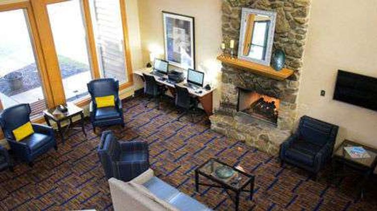 Wyndham Garden Fort Wayne Lobby