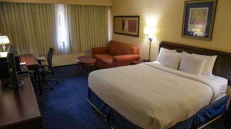 Wyndham Garden Fort Wayne Room