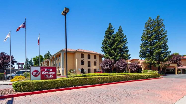 Best Western Plus Heritage Inn Exterior