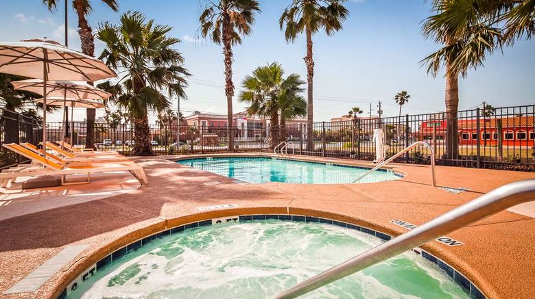 <b>Best Western Beachside Inn Pool</b>. Images powered by <a href="https://iceportal.shijigroup.com/" title="IcePortal" target="_blank">IcePortal</a>.