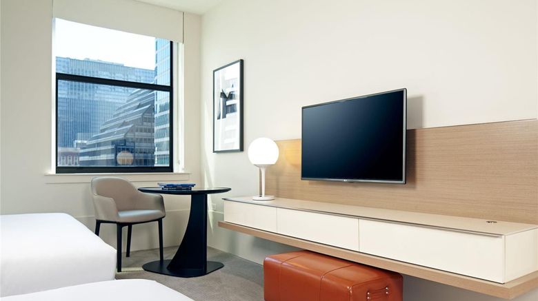 <b>Hyatt Centric The Loop Chicago Room</b>. Images powered by <a href="https://iceportal.shijigroup.com/" title="IcePortal" target="_blank">IcePortal</a>.