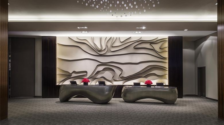 <b>Hyatt Regency Tysons Corner Center Lobby</b>. Images powered by <a href="https://iceportal.shijigroup.com/" title="IcePortal" target="_blank">IcePortal</a>.