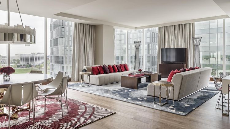 Hyatt Regency Tysons Corner Center Suite