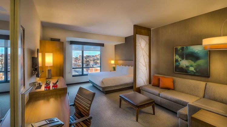 Hyatt Place Baltimore Inner Harbor Room