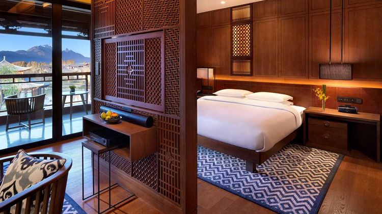 Jinmao Purelax Lijiang Suite