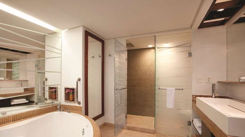 <b>Hyatt Ziva Puerto Vallarta Room</b>. Images powered by <a href="https://iceportal.shijigroup.com/" title="IcePortal" target="_blank">IcePortal</a>.