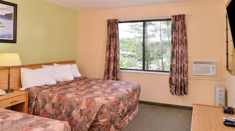 <b>Canadas Best Value Inn, Whitecourt Suite</b>. Images powered by <a href="https://iceportal.shijigroup.com/" title="IcePortal" target="_blank">IcePortal</a>.