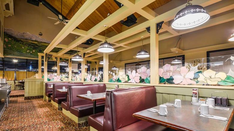 <b>Canadas Best Value Inn, Whitecourt Restaurant</b>. Images powered by <a href="https://iceportal.shijigroup.com/" title="IcePortal" target="_blank">IcePortal</a>.