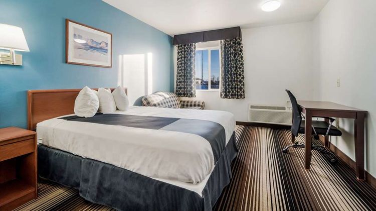 Americas Best Value Inn Green River Room