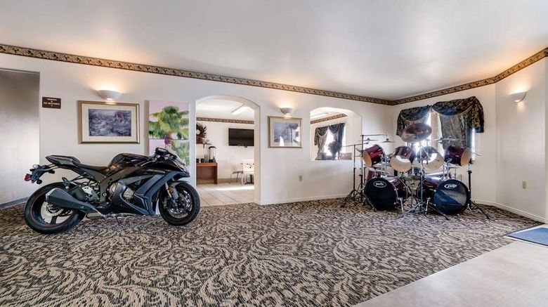 <b>Americas Best Value Inn Green River Lobby</b>. Images powered by <a href="https://iceportal.shijigroup.com/" title="IcePortal" target="_blank">IcePortal</a>.