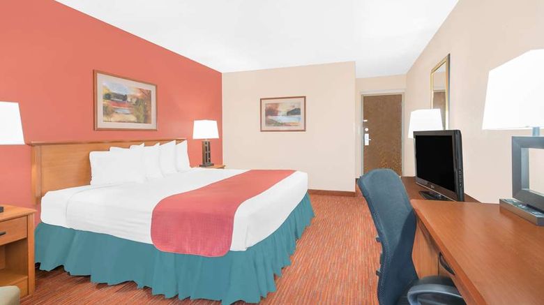 <b>Baymont Inn & Suites Springfield South Room</b>. Images powered by <a href="https://iceportal.shijigroup.com/" title="IcePortal" target="_blank">IcePortal</a>.
