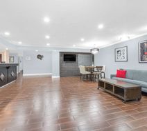 Baymont Inn & Suites Springfield South Lobby