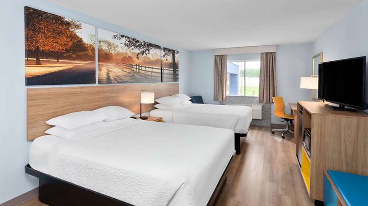 Days Inn & Suites Siler City Room