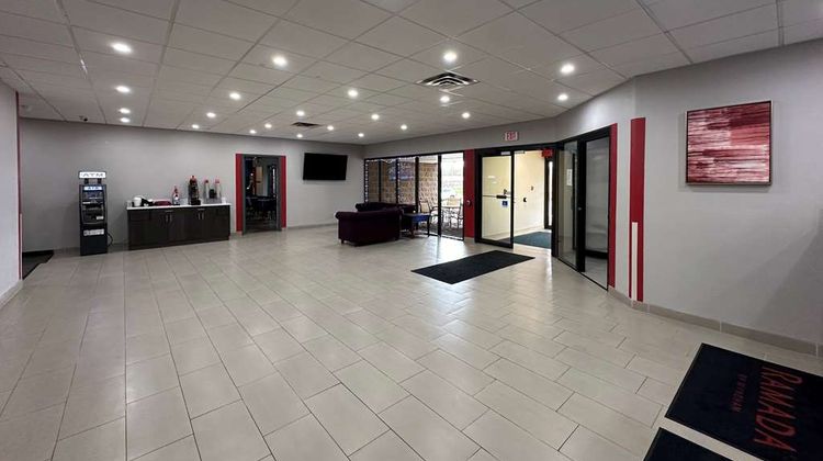 Ramada Waupaca Lobby