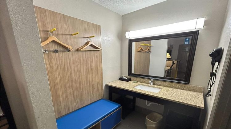 Days Inn Room