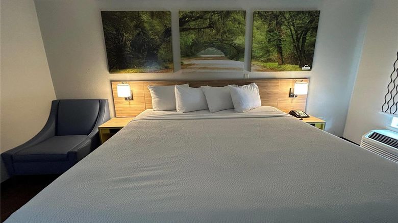 <b>Days Inn Room</b>. Images powered by <a href="https://iceportal.shijigroup.com/" title="IcePortal" target="_blank">IcePortal</a>.