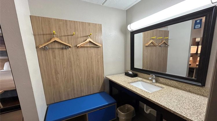 Days Inn Room