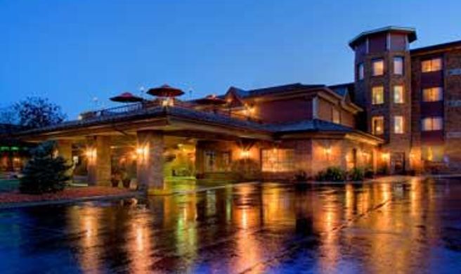 Grand Gateway Hotel Exterior