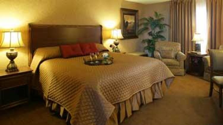 Grand Gateway Hotel Room