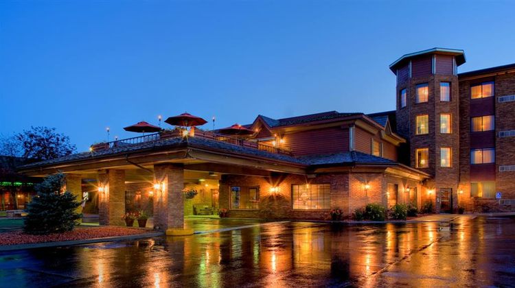 Grand Gateway Hotel Exterior